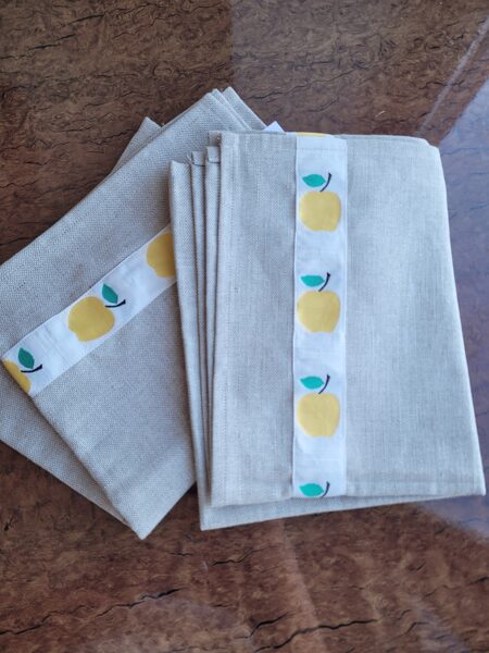 Linenn towel  - Apples